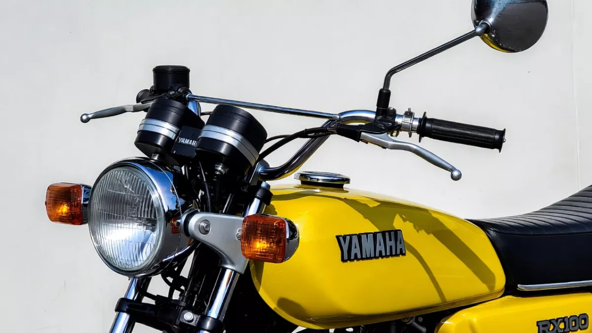 Yamaha RX 100 2026 with iconic retro design, refined performance engine, lightweight chassis, 85 kmpl mileage